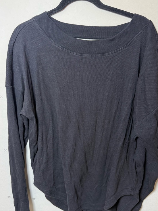 Athleta Tops - Athleta Black Long-Sleeve Lightweight Crew Neck Top